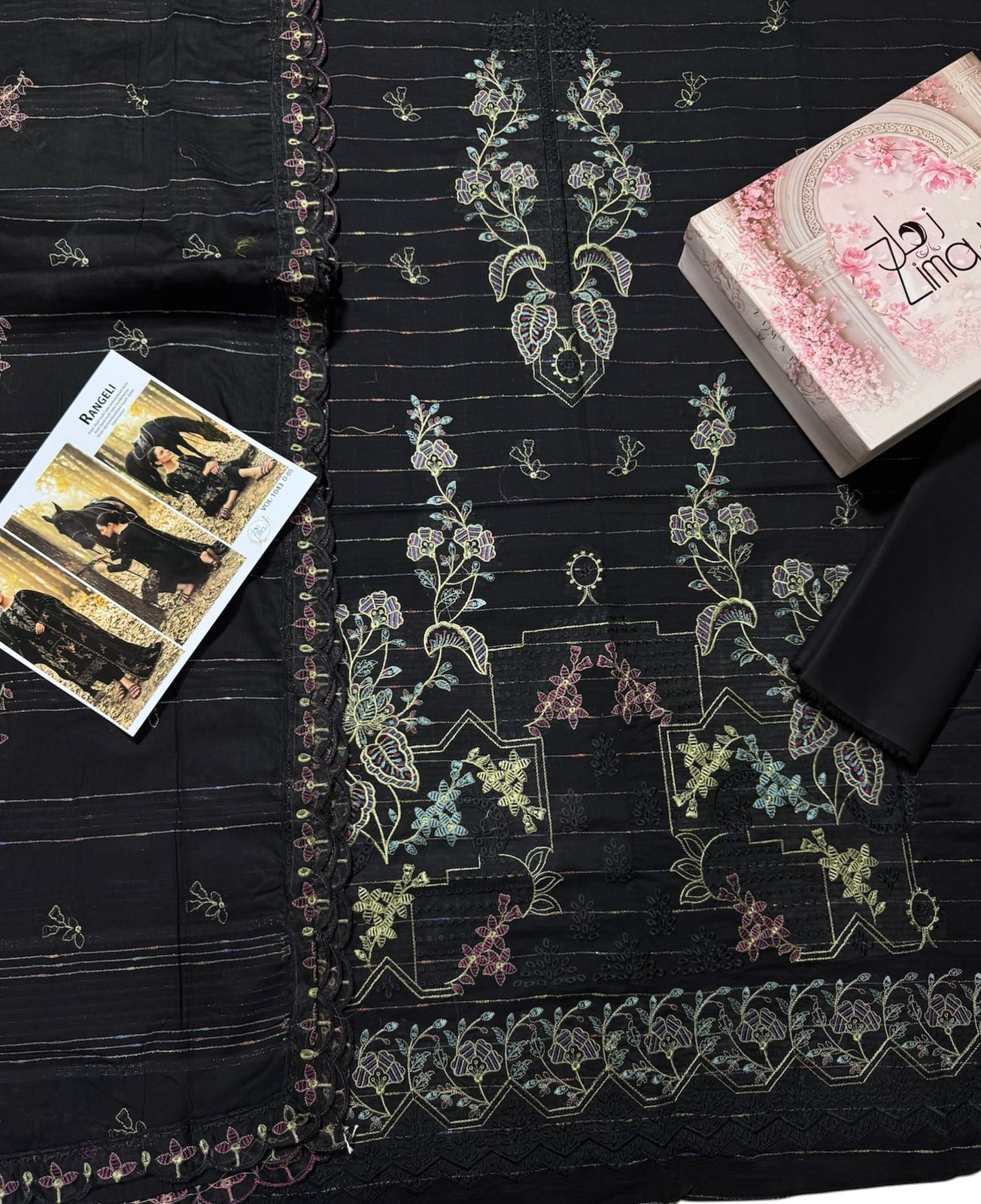 Embroidered Bana Dora Lawn 3-Piece